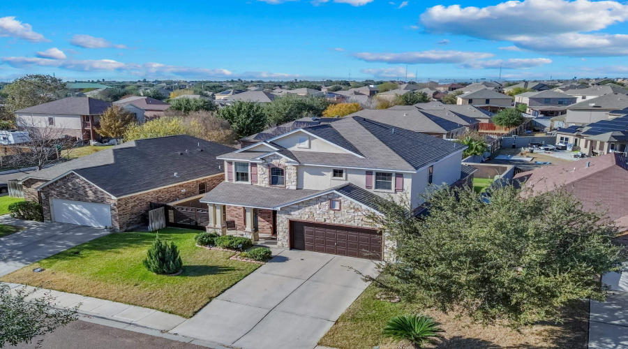 3204 Quintero St, Laredo, Texas 78045, 4 Bedrooms Bedrooms, 9 Rooms Rooms,2 BathroomsBathrooms,Residential,For Sale,3204 Quintero St,20260565