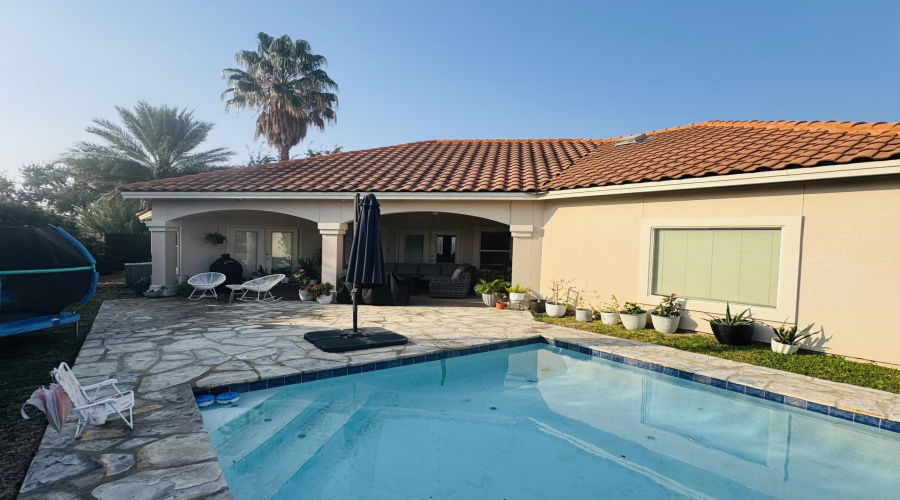 102 Cardinal Ln, Laredo, Texas 78045, 3 Bedrooms Bedrooms, 8 Rooms Rooms,2 BathroomsBathrooms,Residential,For Rent,102 Cardinal Ln,20260568