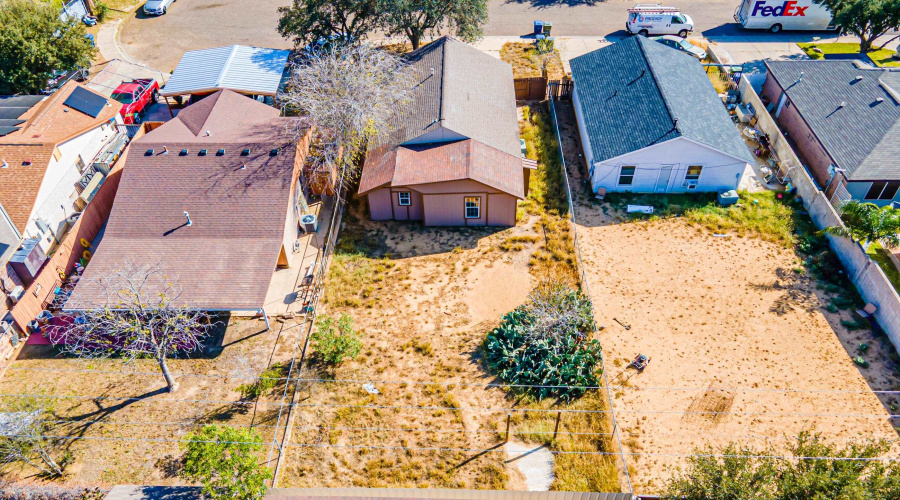 506 Red Cloud Cir, LAREDO, Texas 78046, 4 Bedrooms Bedrooms, 6 Rooms Rooms,3 BathroomsBathrooms,Residential,For Sale,506 Red Cloud Cir,20260569