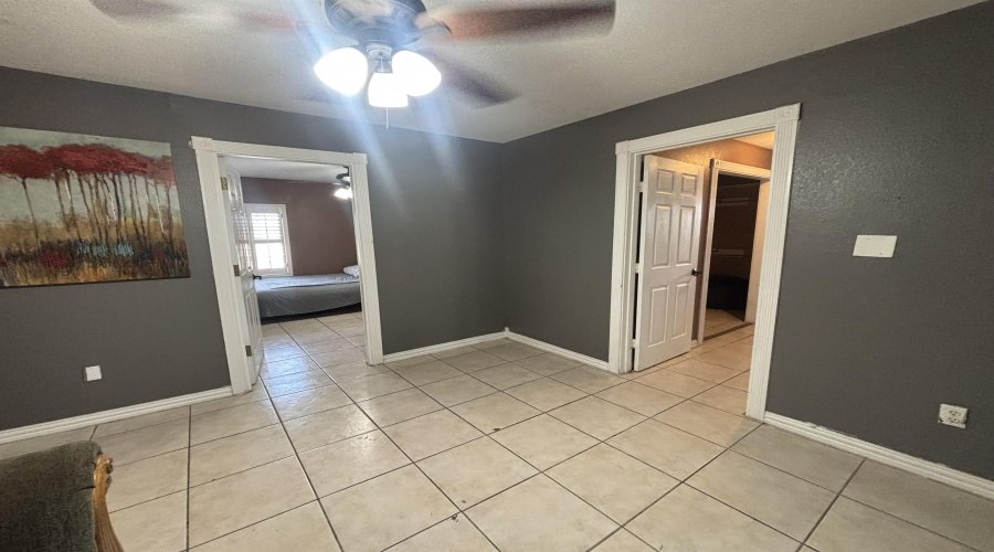 717 1/2 O'Kane St., Laredo, Texas 78040, 3 Bedrooms Bedrooms, 7 Rooms Rooms,2 BathroomsBathrooms,Residential,For Rent,717 1/2 O'Kane St.,20260579