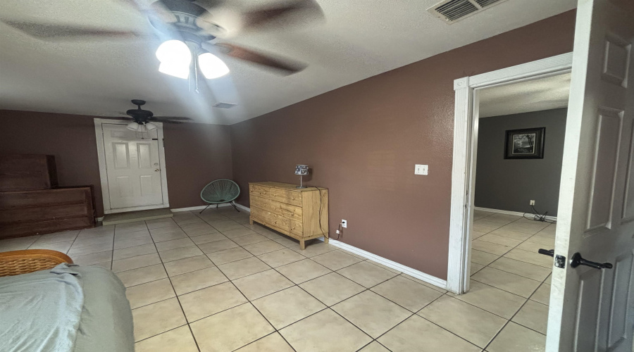 717 1/2 O'Kane St., Laredo, Texas 78040, 3 Bedrooms Bedrooms, 7 Rooms Rooms,2 BathroomsBathrooms,Residential,For Rent,717 1/2 O'Kane St.,20260579