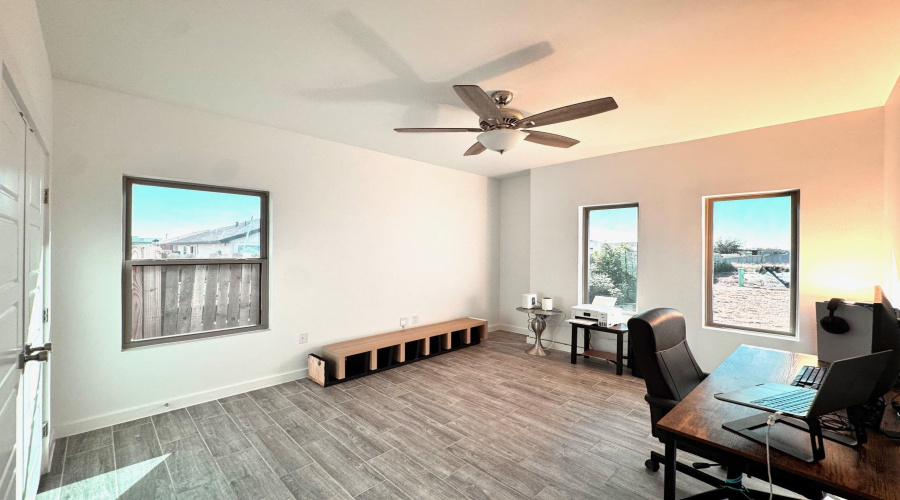 5515 Eva Ct., LAREDO, Texas 78046, 3 Bedrooms Bedrooms, 5 Rooms Rooms,2 BathroomsBathrooms,Residential,For Sale,5515 Eva Ct.,20260591