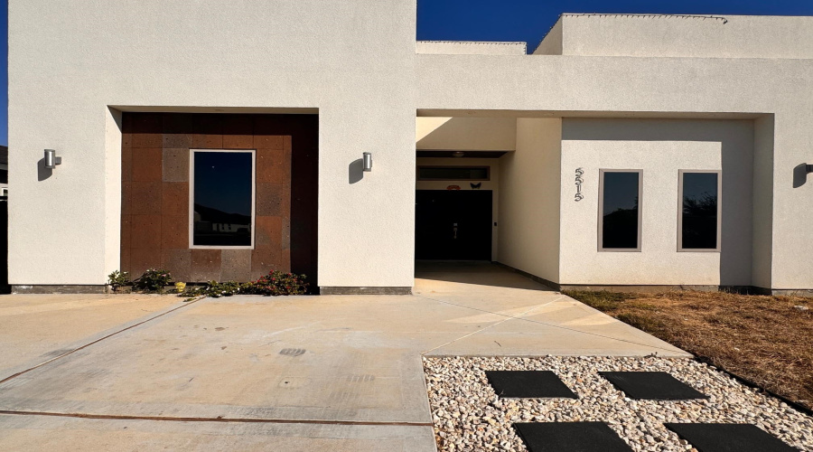 5515 Eva Ct., LAREDO, Texas 78046, 3 Bedrooms Bedrooms, 5 Rooms Rooms,2 BathroomsBathrooms,Residential,For Sale,5515 Eva Ct.,20260591