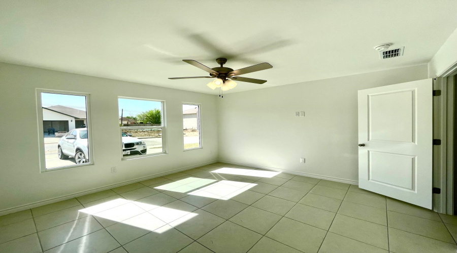 5429 Encanto Dr., LAREDO, Texas 78046, 4 Bedrooms Bedrooms, 6 Rooms Rooms,2 BathroomsBathrooms,Residential,For Rent,5429 Encanto Dr.,20260592