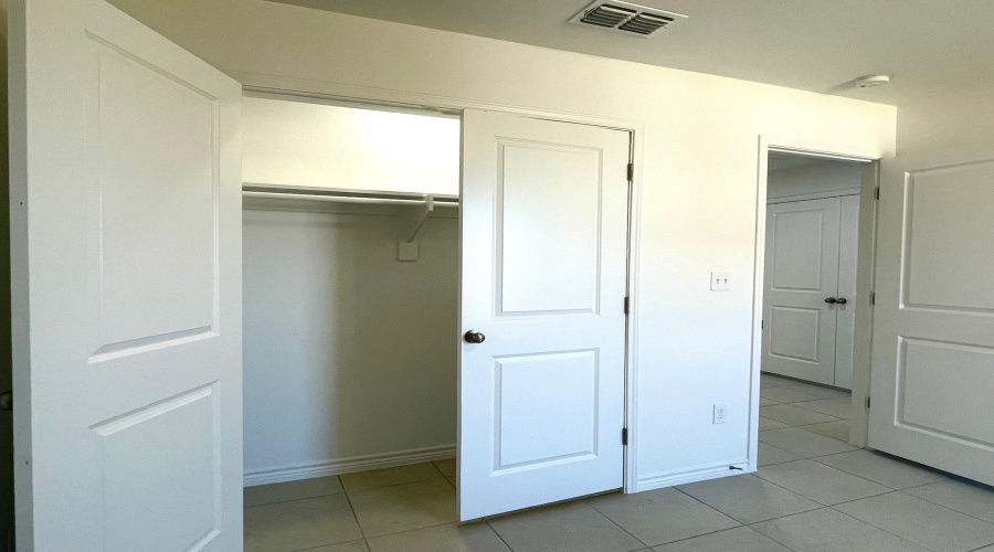 5429 Encanto Dr., LAREDO, Texas 78046, 4 Bedrooms Bedrooms, 6 Rooms Rooms,2 BathroomsBathrooms,Residential,For Rent,5429 Encanto Dr.,20260592