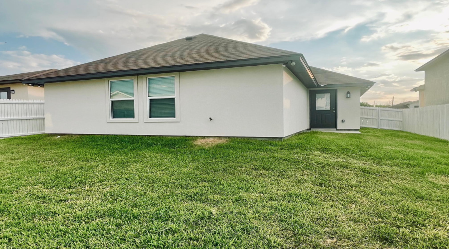 5429 Encanto Dr., LAREDO, Texas 78046, 4 Bedrooms Bedrooms, 6 Rooms Rooms,2 BathroomsBathrooms,Residential,For Rent,5429 Encanto Dr.,20260592