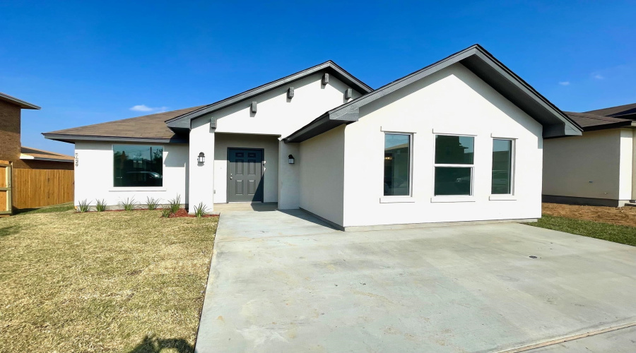 5429 Encanto Dr., LAREDO, Texas 78046, 4 Bedrooms Bedrooms, 6 Rooms Rooms,2 BathroomsBathrooms,Residential,For Rent,5429 Encanto Dr.,20260592