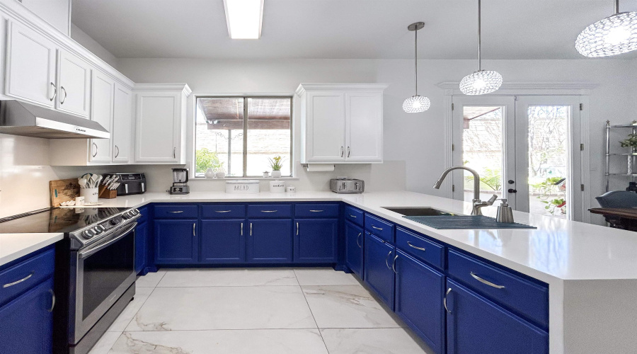 7213 Lake Victoria Rd, Laredo, Texas 78041, 4 Bedrooms Bedrooms, 7 Rooms Rooms,2 BathroomsBathrooms,Residential,For Sale,7213 Lake Victoria Rd,20260594