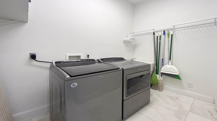 7213 Lake Victoria Rd, Laredo, Texas 78041, 4 Bedrooms Bedrooms, 7 Rooms Rooms,2 BathroomsBathrooms,Residential,For Sale,7213 Lake Victoria Rd,20260594