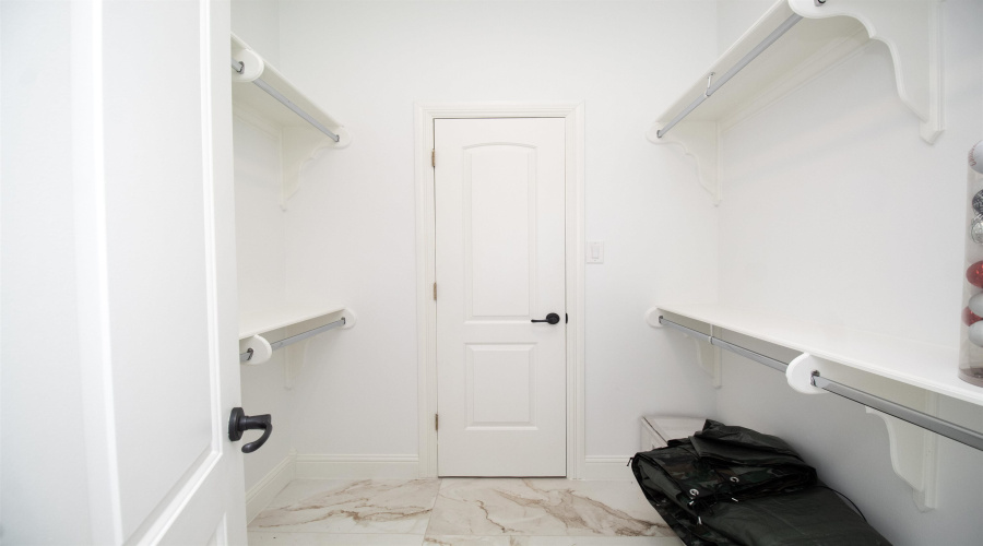 7213 Lake Victoria Rd, Laredo, Texas 78041, 4 Bedrooms Bedrooms, 7 Rooms Rooms,2 BathroomsBathrooms,Residential,For Sale,7213 Lake Victoria Rd,20260594