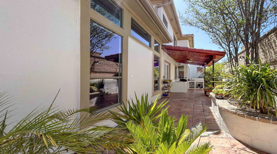 7213 Lake Victoria Rd, Laredo, Texas 78041, 4 Bedrooms Bedrooms, 7 Rooms Rooms,2 BathroomsBathrooms,Residential,For Sale,7213 Lake Victoria Rd,20260594