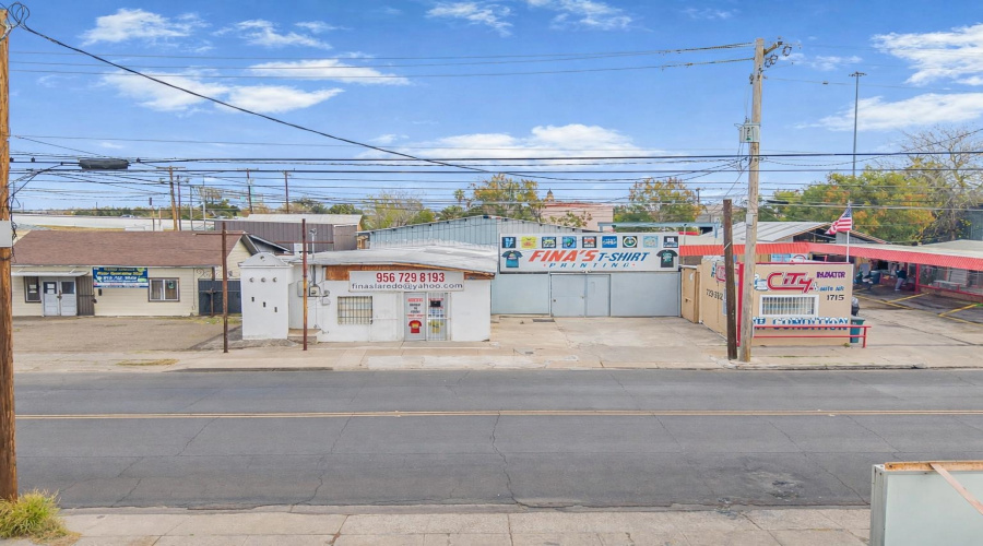 1717 San Bernardo Ave, Laredo, Texas 78040, ,3 BathroomsBathrooms,Commercial retail/office,For Sale,1717 San Bernardo Ave,20260610