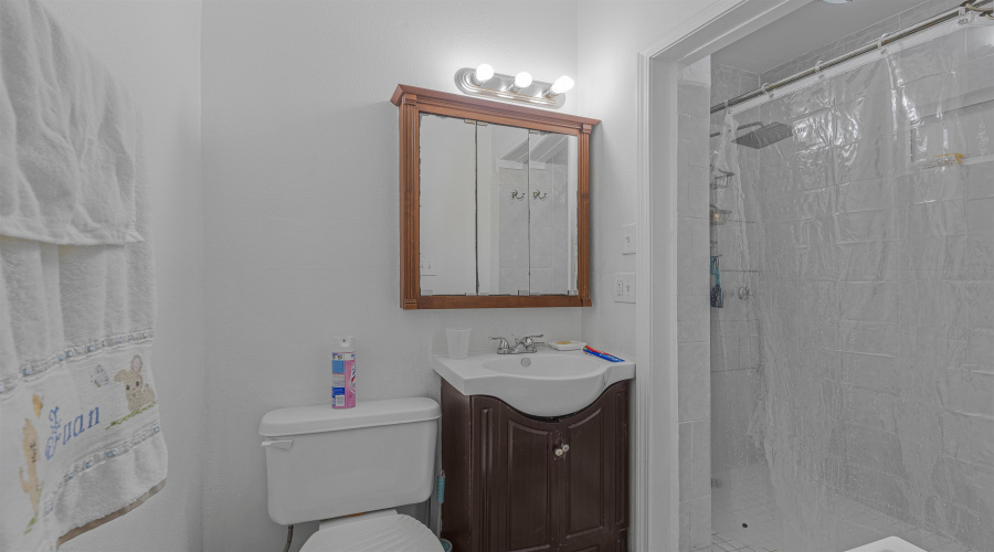 1717 San Bernardo Ave, Laredo, Texas 78040, ,3 BathroomsBathrooms,Commercial retail/office,For Sale,1717 San Bernardo Ave,20260610