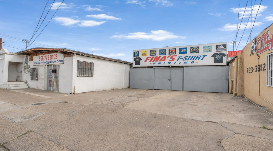 1717 San Bernardo Ave, Laredo, Texas 78040, ,3 BathroomsBathrooms,Commercial retail/office,For Sale,1717 San Bernardo Ave,20260610