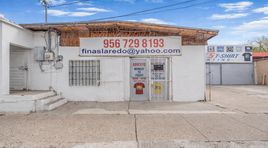 1717 San Bernardo Ave, Laredo, Texas 78040, ,3 BathroomsBathrooms,Commercial retail/office,For Sale,1717 San Bernardo Ave,20260610