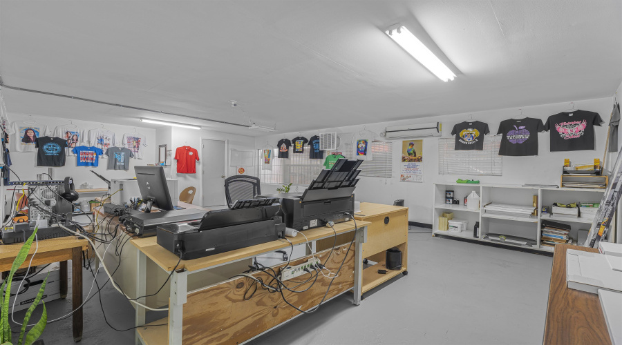 1717 San Bernardo Ave, Laredo, Texas 78040, ,3 BathroomsBathrooms,Commercial retail/office,For Sale,1717 San Bernardo Ave,20260610