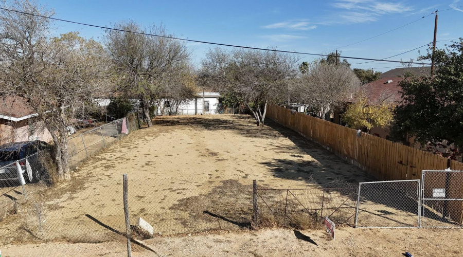 2818 Norton St, Laredo, Texas 78046, ,Land,For Sale,2818 Norton St,20260611
