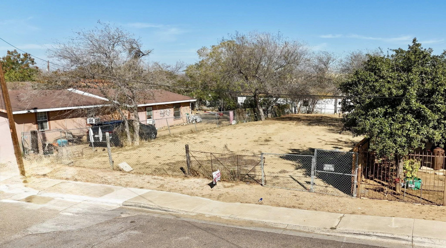 2818 Norton St, Laredo, Texas 78046, ,Land,For Sale,2818 Norton St,20260611