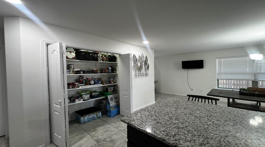 1810 Brownwood St., LAREDO, Texas 78046, 4 Bedrooms Bedrooms, 6 Rooms Rooms,2 BathroomsBathrooms,Residential,For Sale,1810 Brownwood St.,20260606