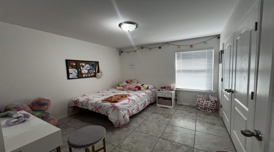 1810 Brownwood St., LAREDO, Texas 78046, 4 Bedrooms Bedrooms, 6 Rooms Rooms,2 BathroomsBathrooms,Residential,For Sale,1810 Brownwood St.,20260606