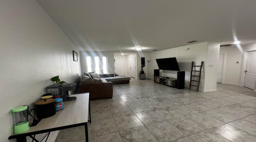 1810 Brownwood St., LAREDO, Texas 78046, 4 Bedrooms Bedrooms, 6 Rooms Rooms,2 BathroomsBathrooms,Residential,For Sale,1810 Brownwood St.,20260606