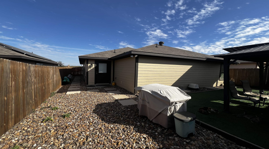 1810 Brownwood St., LAREDO, Texas 78046, 4 Bedrooms Bedrooms, 6 Rooms Rooms,2 BathroomsBathrooms,Residential,For Sale,1810 Brownwood St.,20260606