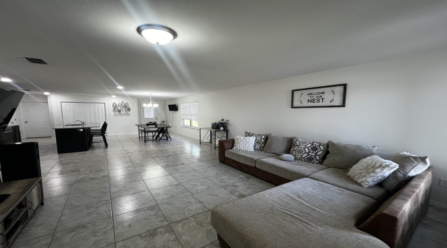 1810 Brownwood St., LAREDO, Texas 78046, 4 Bedrooms Bedrooms, 6 Rooms Rooms,2 BathroomsBathrooms,Residential,For Sale,1810 Brownwood St.,20260606