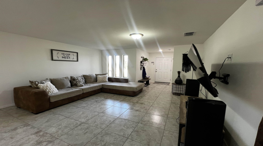 1810 Brownwood St., LAREDO, Texas 78046, 4 Bedrooms Bedrooms, 6 Rooms Rooms,2 BathroomsBathrooms,Residential,For Sale,1810 Brownwood St.,20260606