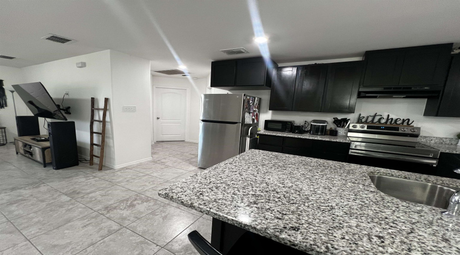 1810 Brownwood St., LAREDO, Texas 78046, 4 Bedrooms Bedrooms, 6 Rooms Rooms,2 BathroomsBathrooms,Residential,For Sale,1810 Brownwood St.,20260606