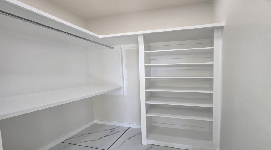 1005 Noyola Loop, Laredo, Texas 78046, 4 Bedrooms Bedrooms, 5 Rooms Rooms,2 BathroomsBathrooms,Residential,For Sale,1005 Noyola Loop,20260595