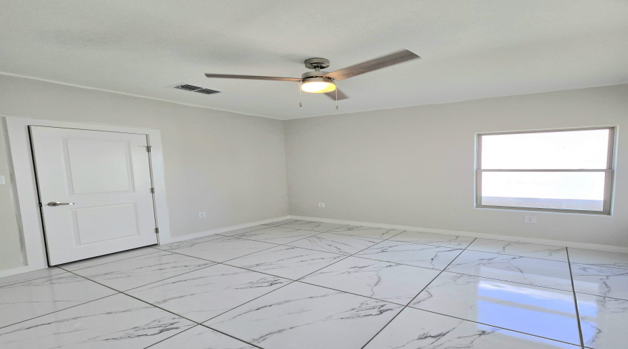 1005 Noyola Loop, Laredo, Texas 78046, 4 Bedrooms Bedrooms, 5 Rooms Rooms,2 BathroomsBathrooms,Residential,For Sale,1005 Noyola Loop,20260595