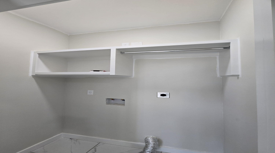 1005 Noyola Loop, Laredo, Texas 78046, 4 Bedrooms Bedrooms, 5 Rooms Rooms,2 BathroomsBathrooms,Residential,For Sale,1005 Noyola Loop,20260595