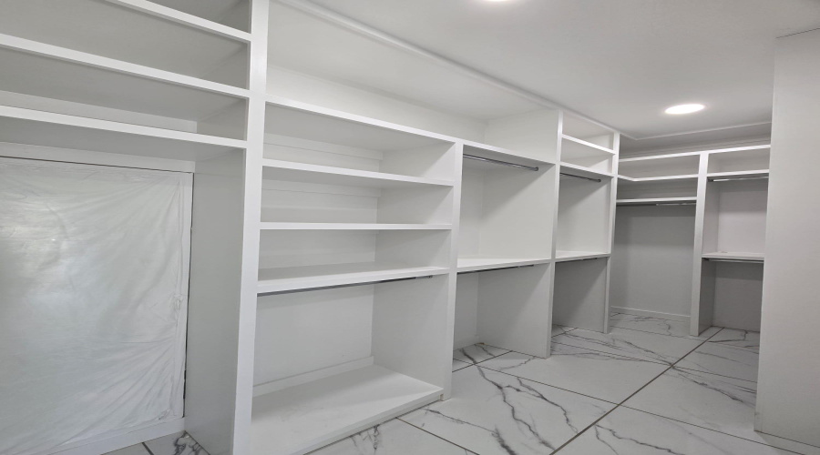 1005 Noyola Loop, Laredo, Texas 78046, 4 Bedrooms Bedrooms, 5 Rooms Rooms,2 BathroomsBathrooms,Residential,For Sale,1005 Noyola Loop,20260595