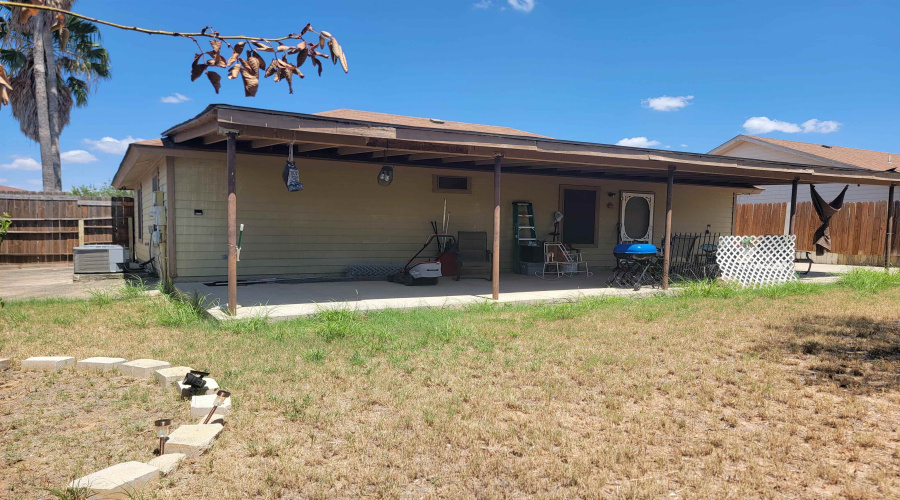 209 Corral Dr, Laredo, Texas 78045, 3 Bedrooms Bedrooms, 5 Rooms Rooms,2 BathroomsBathrooms,Residential,For Sale,209 Corral Dr,20260598
