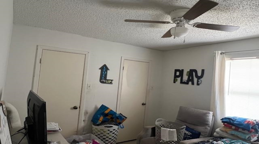 148 Kennedy Lp, Laredo, Texas 78046, 4 Bedrooms Bedrooms, 6 Rooms Rooms,2 BathroomsBathrooms,Residential,For Rent,148 Kennedy Lp,20260600