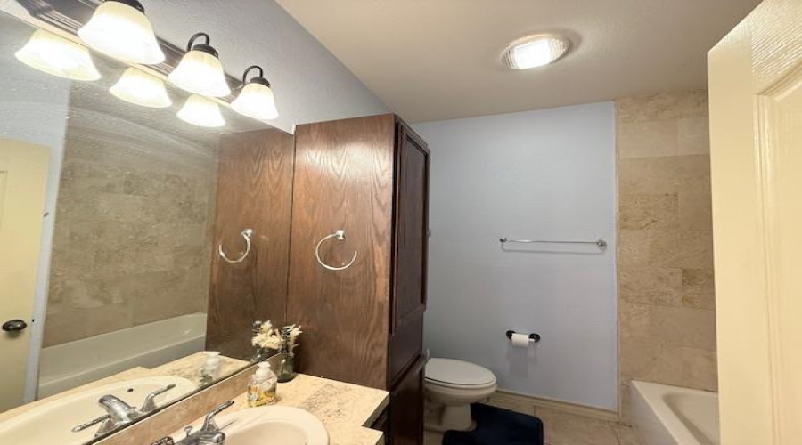 10706 International Blvd, LAREDO, Texas 78045, 2 Bedrooms Bedrooms, 4 Rooms Rooms,2 BathroomsBathrooms,Residential,For Sale,10706 International Blvd,20260623