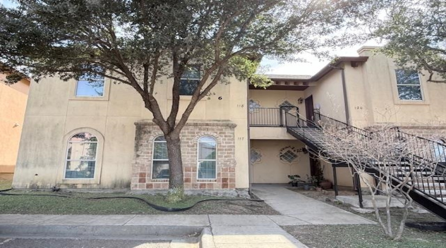 10706 International Blvd, LAREDO, Texas 78045, 2 Bedrooms Bedrooms, 4 Rooms Rooms,2 BathroomsBathrooms,Residential,For Sale,10706 International Blvd,20260623