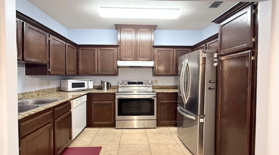 10706 International Blvd, LAREDO, Texas 78045, 2 Bedrooms Bedrooms, 4 Rooms Rooms,2 BathroomsBathrooms,Residential,For Sale,10706 International Blvd,20260623