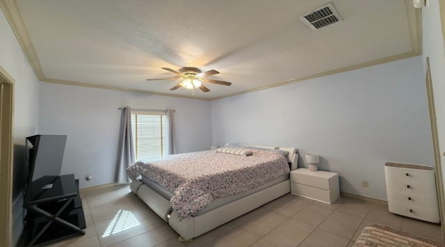 10706 International Blvd, LAREDO, Texas 78045, 2 Bedrooms Bedrooms, 4 Rooms Rooms,2 BathroomsBathrooms,Residential,For Sale,10706 International Blvd,20260623