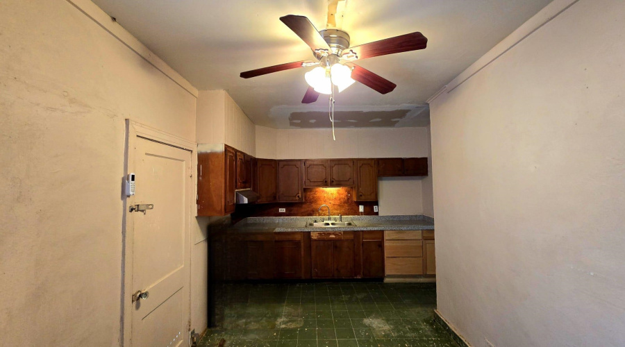 1520 Clark Blvd, Laredo, Texas 78040, 1 Room Rooms,1 BathroomBathrooms,Commercial retail/office,For Sale,1520 Clark Blvd,20260638