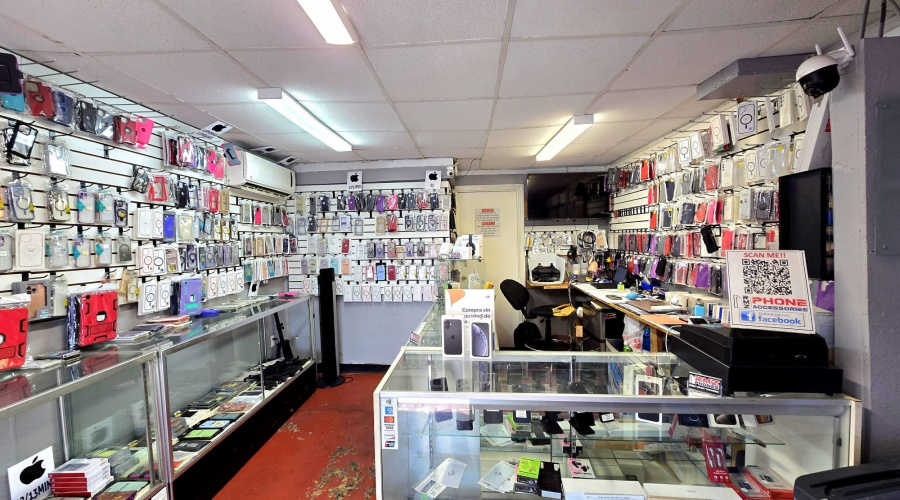 1520 Clark Blvd, Laredo, Texas 78040, 1 Room Rooms,1 BathroomBathrooms,Commercial retail/office,For Sale,1520 Clark Blvd,20260638