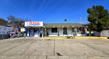 1520 Clark Blvd, Laredo, Texas 78040, 1 Room Rooms,1 BathroomBathrooms,Commercial retail/office,For Sale,1520 Clark Blvd,20260638