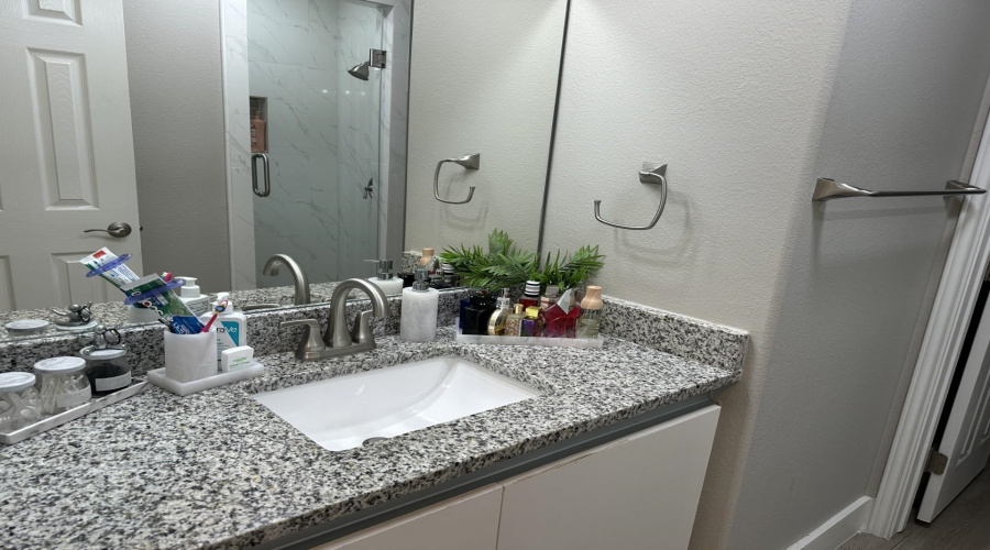 8218 Casa Verde Rd, Laredo, Texas 78041, 2 Bedrooms Bedrooms, 3 Rooms Rooms,1 BathroomBathrooms,Residential,For Sale,8218 Casa Verde Rd,20260625