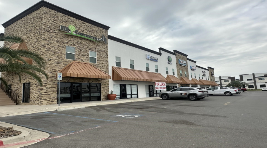 8218 Casa Verde Rd, Laredo, Texas 78041, 2 Bedrooms Bedrooms, 3 Rooms Rooms,1 BathroomBathrooms,Residential,For Sale,8218 Casa Verde Rd,20260625