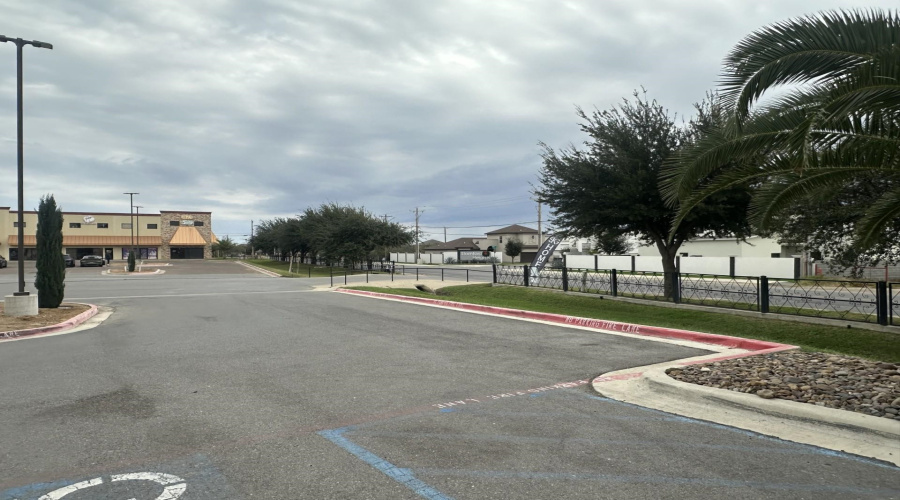 8218 Casa Verde Rd, Laredo, Texas 78041, 2 Bedrooms Bedrooms, 3 Rooms Rooms,1 BathroomBathrooms,Residential,For Sale,8218 Casa Verde Rd,20260625