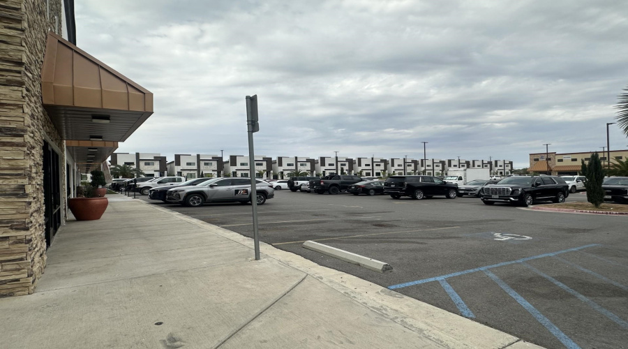 8218 Casa Verde Rd, Laredo, Texas 78041, 2 Bedrooms Bedrooms, 3 Rooms Rooms,1 BathroomBathrooms,Residential,For Sale,8218 Casa Verde Rd,20260625