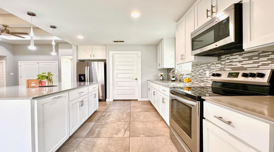 1009 La Muralla St, LAREDO, Texas 78046, 4 Bedrooms Bedrooms, 6 Rooms Rooms,2 BathroomsBathrooms,Residential,For Rent,1009 La Muralla St,20260629