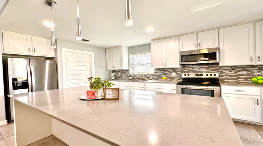 1009 La Muralla St, LAREDO, Texas 78046, 4 Bedrooms Bedrooms, 6 Rooms Rooms,2 BathroomsBathrooms,Residential,For Rent,1009 La Muralla St,20260629