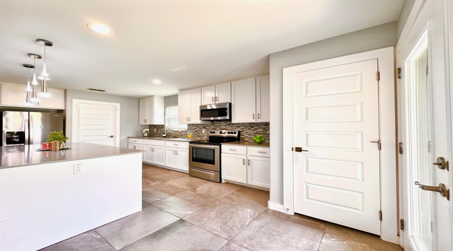 1009 La Muralla St, LAREDO, Texas 78046, 4 Bedrooms Bedrooms, 6 Rooms Rooms,2 BathroomsBathrooms,Residential,For Rent,1009 La Muralla St,20260629