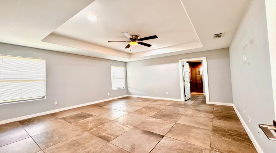 1009 La Muralla St, LAREDO, Texas 78046, 4 Bedrooms Bedrooms, 6 Rooms Rooms,2 BathroomsBathrooms,Residential,For Rent,1009 La Muralla St,20260629